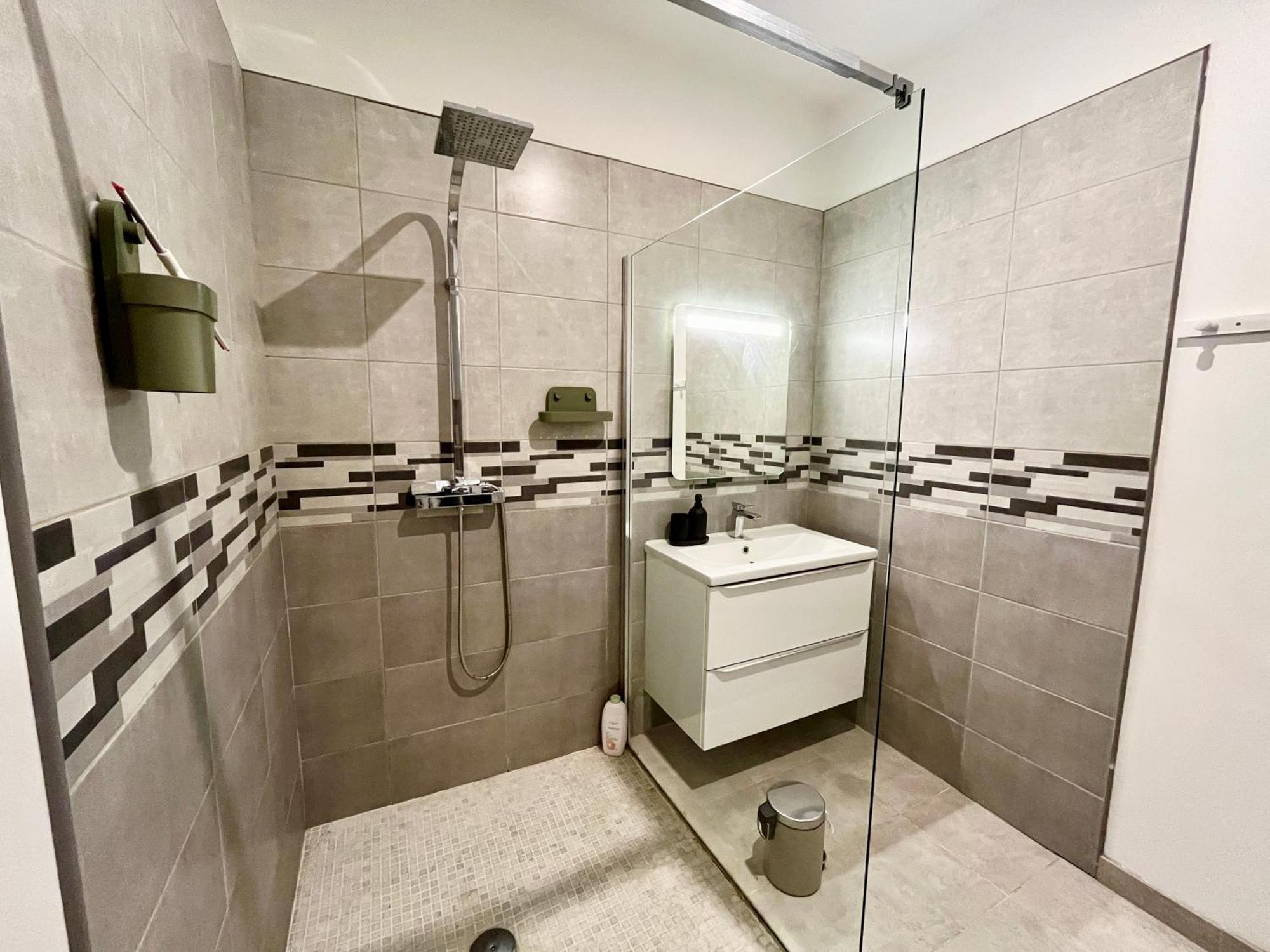 Le Riquet - Centre Ville, Rdc, Climatise, Jardin, Parking Privee Castelnaudary